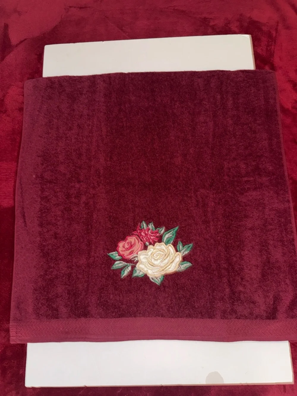 Pair Vintage Cambridge Burgundy With Rose Appliqué Bath Towels 23” X 45” Cotton